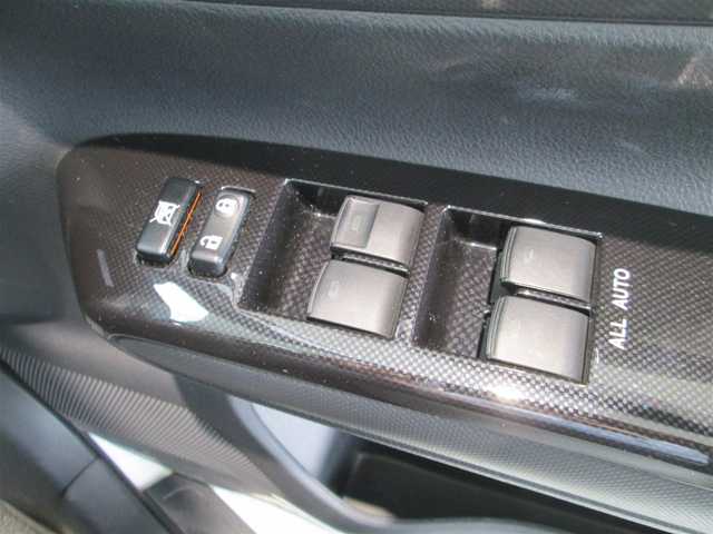 トヨタ ウィッシュ 1．8G 千葉県 2012(平24)年 3.6万km ホワイトパールクリスタルシャイン ワンオーナー/純正オーディオCD/ウインカードアミラー/革巻きステアリング/HIDヘッドライト/プッシュスタート/フォグランプ/スマートキー/純正ETC/nanoe