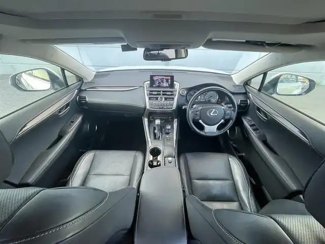 レクサス ＮＸ 200t 千葉県 2016(平28)年 5.5万km ソニッククォーツ サンルーフ/レクサスプレミアムサウンド/レクサスセーフティセンス/　衝突軽減ブレーキ/レーンキープアシスト/　レーダークルーズコントロール/オートハイビーム/　クリアランスソナー/ブラインドスポットモニター/純正メーカーナビ/　フルセグ/BT/DVD/CD/USB/全方位カメラ/ステアリングスイッチ/パドルシフト/ETC2.0/電動パーキングブレーキ/レザーシート(黒)/パワーシート(D/N席)/D席メモリシート/シートヒーター(D/N席)/エアシート(D/N席)/ステアリングヒーター/LEDヘッドライト/オートライト/フォグライト/スマートキー/プッシュスタート