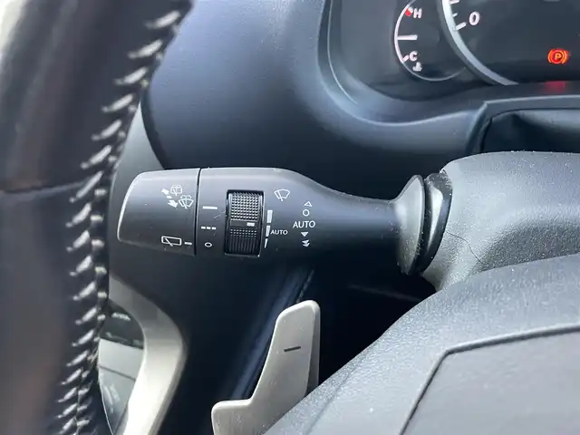 レクサス ＮＸ 200t 千葉県 2016(平28)年 5.5万km ソニッククォーツ サンルーフ/レクサスプレミアムサウンド/レクサスセーフティセンス/　衝突軽減ブレーキ/レーンキープアシスト/　レーダークルーズコントロール/オートハイビーム/　クリアランスソナー/ブラインドスポットモニター/純正メーカーナビ/　フルセグ/BT/DVD/CD/USB/全方位カメラ/ステアリングスイッチ/パドルシフト/ETC2.0/電動パーキングブレーキ/レザーシート(黒)/パワーシート(D/N席)/D席メモリシート/シートヒーター(D/N席)/エアシート(D/N席)/ステアリングヒーター/LEDヘッドライト/オートライト/フォグライト/スマートキー/プッシュスタート