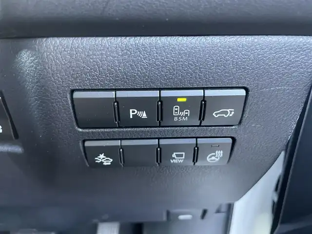 レクサス ＮＸ 200t 千葉県 2016(平28)年 5.5万km ソニッククォーツ サンルーフ/レクサスプレミアムサウンド/レクサスセーフティセンス/　衝突軽減ブレーキ/レーンキープアシスト/　レーダークルーズコントロール/オートハイビーム/　クリアランスソナー/ブラインドスポットモニター/純正メーカーナビ/　フルセグ/BT/DVD/CD/USB/全方位カメラ/ステアリングスイッチ/パドルシフト/ETC2.0/電動パーキングブレーキ/レザーシート(黒)/パワーシート(D/N席)/D席メモリシート/シートヒーター(D/N席)/エアシート(D/N席)/ステアリングヒーター/LEDヘッドライト/オートライト/フォグライト/スマートキー/プッシュスタート