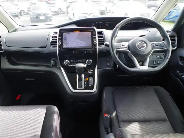 日産 セレナ ハイウェイスター G 千葉県 2017(平29)年 7.3万km ブリリアントシルバー エマージェンシーブレーキ/プロパイロット/インテリジェントクルーズコントロール/インテリジェントパーキングアシスト/インテリジェントルームミラー/両側パワースライドドア/9純正インチ純正SDナビ/地デジTV/【BD/DVD/CD再生機能　Bluetooth接続】/アラウンドビューモニター/ドライブレコーダー/フリップダウンモニター/革巻きステアリング/ステアリングスイッチ/ETC/LEDヘッドライト/フォグライト/ウインカーミラー/コーナーセンサー/純正16インチアルミホイル/サイド/カーテンエアバッグ/インテリジェントキー