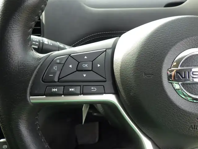 日産 セレナ ハイウェイスター G 千葉県 2017(平29)年 7.3万km ブリリアントシルバー エマージェンシーブレーキ/プロパイロット/インテリジェントクルーズコントロール/インテリジェントパーキングアシスト/インテリジェントルームミラー/両側パワースライドドア/9純正インチ純正SDナビ/地デジTV/【BD/DVD/CD再生機能　Bluetooth接続】/アラウンドビューモニター/ドライブレコーダー/フリップダウンモニター/革巻きステアリング/ステアリングスイッチ/ETC/LEDヘッドライト/フォグライト/ウインカーミラー/コーナーセンサー/純正16インチアルミホイル/サイド/カーテンエアバッグ/インテリジェントキー