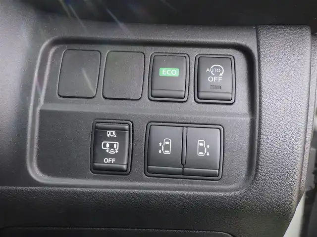 日産 セレナ ハイウェイスター G 千葉県 2017(平29)年 7.3万km ブリリアントシルバー エマージェンシーブレーキ/プロパイロット/インテリジェントクルーズコントロール/インテリジェントパーキングアシスト/インテリジェントルームミラー/両側パワースライドドア/9純正インチ純正SDナビ/地デジTV/【BD/DVD/CD再生機能　Bluetooth接続】/アラウンドビューモニター/ドライブレコーダー/フリップダウンモニター/革巻きステアリング/ステアリングスイッチ/ETC/LEDヘッドライト/フォグライト/ウインカーミラー/コーナーセンサー/純正16インチアルミホイル/サイド/カーテンエアバッグ/インテリジェントキー