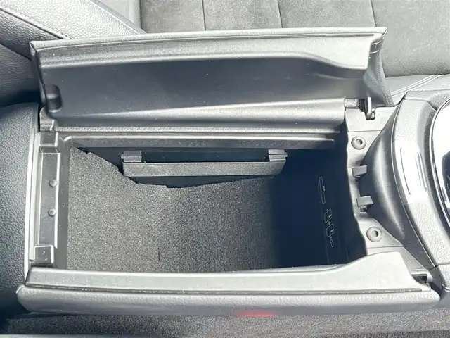 メルセデス・ベンツ Ｅ２２０ｄ SW アバンギャルド スポーツ 山梨県 2017(平29)年 3.9万km ポーラホワイト レーダーＳＰ/全周囲Ｃ　/純正ＨＤＤナビ　　/カープレイ　/パークトロニック　　/ＡＣＣ　/ＬＫＡ　/ＢＳＡ　/ステアリングＡ　/アンビエントＬ　/前Ｐシート　/シートＨ　/マルチＬＥＤ　/Ａハイビーム　/保証書　/スペアキー