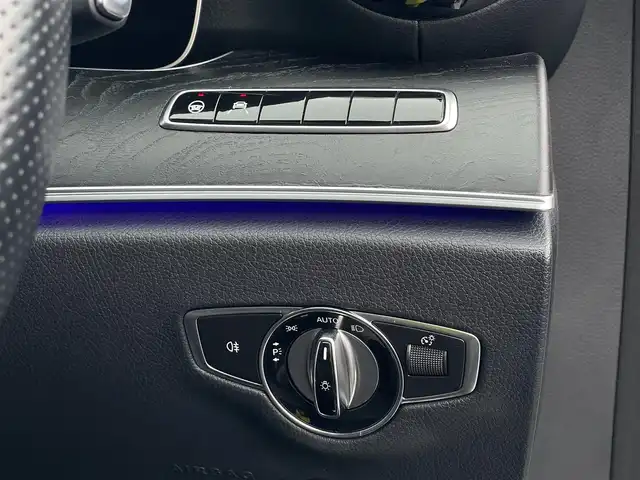 メルセデス・ベンツ Ｅ２２０ｄ SW アバンギャルド スポーツ 山梨県 2017(平29)年 3.9万km ポーラホワイト レーダーＳＰ/全周囲Ｃ　/純正ＨＤＤナビ　　/カープレイ　/パークトロニック　　/ＡＣＣ　/ＬＫＡ　/ＢＳＡ　/ステアリングＡ　/アンビエントＬ　/前Ｐシート　/シートＨ　/マルチＬＥＤ　/Ａハイビーム　/保証書　/スペアキー