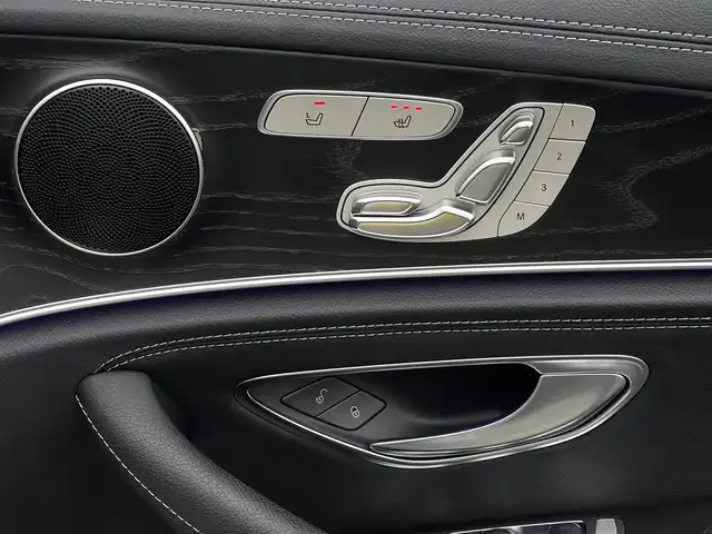 メルセデス・ベンツ Ｅ２２０ｄ SW アバンギャルド スポーツ 山梨県 2017(平29)年 3.9万km ポーラホワイト レーダーＳＰ/全周囲Ｃ　/純正ＨＤＤナビ　　/カープレイ　/パークトロニック　　/ＡＣＣ　/ＬＫＡ　/ＢＳＡ　/ステアリングＡ　/アンビエントＬ　/前Ｐシート　/シートＨ　/マルチＬＥＤ　/Ａハイビーム　/保証書　/スペアキー