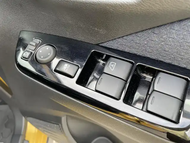 三菱 ｅＫクロス T 石川県 2020(令2)年 5.4万km 黄 純正9型ナビ/フルセグTV/アラウンドビューモニター/LEDヘッドライト/ETC/インテリキー/プッシュスタート/電動ミラー/デジタルミラー/レーンキープ/オートエアコン/保証書