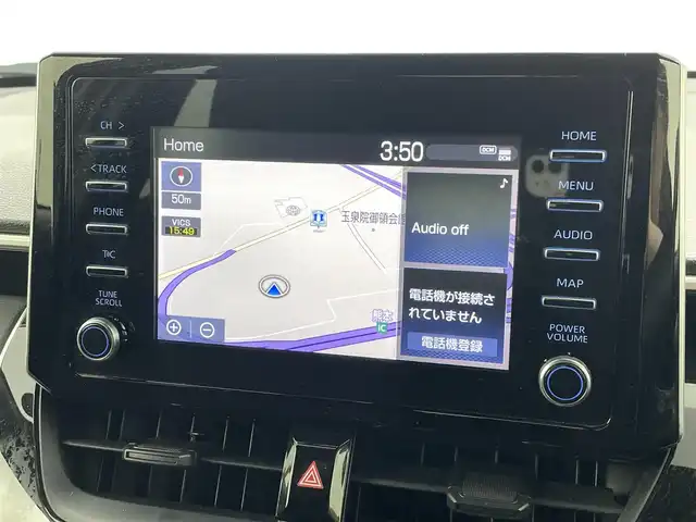 トヨタ カローラ クロス G 熊本県 2023(令5)年 2.5万km アティチュードブラックマイカ 純正ディスプレイオーディオ（ＢＴ・フルセグ・ＣＤ・ＵＳＢ）/バックカメラ　/前方ドライブレコーダー　/ビルトインＥＴＣ　/レーダークルーズコントロール　/前後クリアランスソナー/衝突軽減ブレーキ/レーンキープアシスト/プリクラッシュセーフティ/駐車時支援パーキングサポートシステム/ロードサインアシスト/横滑り防止/オートブレーキホールド/社外フロアマット/純正17インチAW/オートライト/LEDヘッドライト/オートマチックハイビーム/フォグランプ/スマートキー/プッシュスタート/保証書/取扱説明書