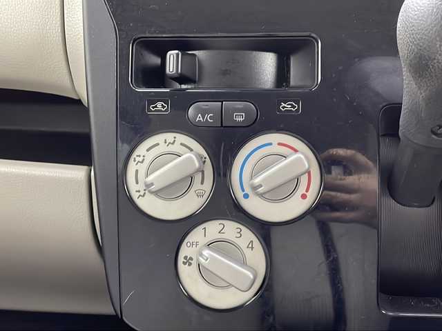 日産 デイズ J 茨城県 2017(平29)年 8.7万km ブラック 衝突被害軽減ブレーキ　/社外ナビ（ＭＤＶ－Ｄ３０４）/ＣＤ再生　/ワンセグＴＶ　/電格ミラー　/ドアバイザー　/パワーステアリング　/パワーウィンドウ　/リモコンキー　/社外フロアマット　/横滑り防止装置　/禁煙車