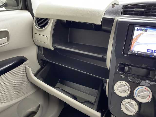 日産 デイズ J 茨城県 2017(平29)年 8.7万km ブラック 衝突被害軽減ブレーキ　/社外ナビ（ＭＤＶ－Ｄ３０４）/ＣＤ再生　/ワンセグＴＶ　/電格ミラー　/ドアバイザー　/パワーステアリング　/パワーウィンドウ　/リモコンキー　/社外フロアマット　/横滑り防止装置　/禁煙車