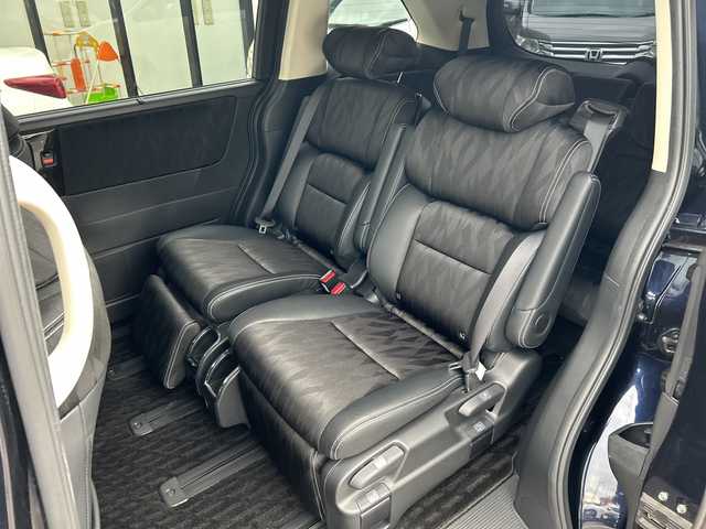 ホンダ オデッセイ ハイブリッド アブソルート・EXホンダセンジング 大阪府 2018(平30)年 6.8万km プレミアムヴィーナスブラックP 衝突軽減　両側パワースライドドア　Ｇａｔｈｅｒｓ９型ナビ　全方位カメラ　フルセグＴＶ　ＣＤ　ＤＶＤ　ＢＴ　ＨＤＭＩ　フリップダウンモニター　ハーフレザーシート　パワーシート　シートヒーター　ＢＳＭ 社外レーダー　AC100V　フォグランプ　後席サンシェード　2列目オットマン　電子パーキング　レーダークルーズコントロール　ETC2.0　スペアキー　純正フロアマット　純正アルミホイール　