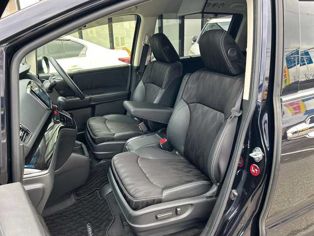 ホンダ オデッセイ ハイブリッド アブソルート・EXホンダセンジング 大阪府 2018(平30)年 6.8万km プレミアムヴィーナスブラックP 衝突軽減　両側パワースライドドア　Ｇａｔｈｅｒｓ９型ナビ　全方位カメラ　フルセグＴＶ　ＣＤ　ＤＶＤ　ＢＴ　ＨＤＭＩ　フリップダウンモニター　ハーフレザーシート　パワーシート　シートヒーター　ＢＳＭ 社外レーダー　AC100V　フォグランプ　後席サンシェード　2列目オットマン　電子パーキング　レーダークルーズコントロール　ETC2.0　スペアキー　純正フロアマット　純正アルミホイール　