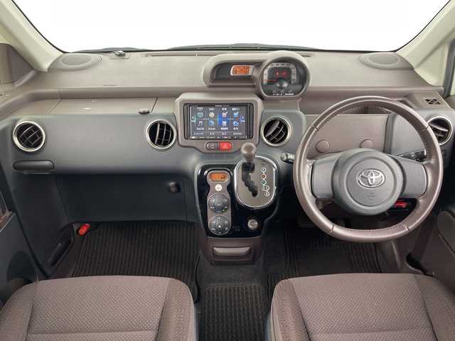 トヨタ スペイド G 愛知県 2012(平24)年 10.6万km ホワイトパールクリスタルシャイン 禁煙車/7インチナビ/（CD/DVD/SD/ワンセグTV）/バックカメラ/ETC/シートヒーター/パワースライドドア/純正15インチアルミホイール/スマートキー/スペアキー1本/プッシュスタート/HIDヘッドライト/フロントフォグランプ/オートライト/フロアマット/横滑り防止装置/電動格納ミラー