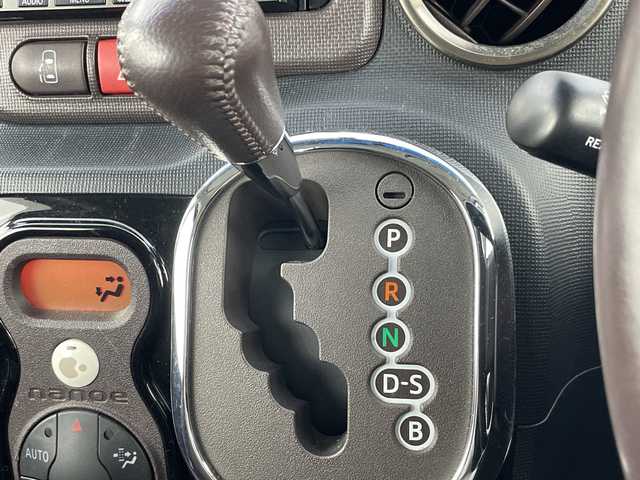 トヨタ スペイド G 愛知県 2012(平24)年 10.6万km ホワイトパールクリスタルシャイン 禁煙車/7インチナビ/（CD/DVD/SD/ワンセグTV）/バックカメラ/ETC/シートヒーター/パワースライドドア/純正15インチアルミホイール/スマートキー/スペアキー1本/プッシュスタート/HIDヘッドライト/フロントフォグランプ/オートライト/フロアマット/横滑り防止装置/電動格納ミラー