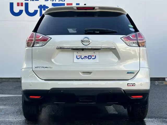 日産 エクストレイル 20X エマージェンシーブレーキ 埼玉県 2015(平27)年 14.7万km ブリリアントホワイトパール (株)IDOMが運営する【じしゃロン鳩ヶ谷店】の自社ローン対象車両になります。こちらは現金ご利用時の価格です。自社ローンご希望の方は別途その旨お申付け下さい。/登録時146818km/純正SDナビ(品番:MC314D-W)/バックカメラ/車線逸脱警報/エマージェンシーブレーキ/進入禁止警報/前後ソナー/コーナリングスタビリティアシスト/アクティブエンジンブレーキ/撥水シート/前席シートヒーター/ヒルディセントコントロール/ビルトインETC/プッシュスタート/スマートキー/スペア×1/アイドリングストップ/オートライト/純正LEDヘッドライト/フロントフォグランプ/ルーフレール/ドアバイザー/純正17インチAW/横滑り防止/純正フロアマット/電動格納機能付きウインカーミラー