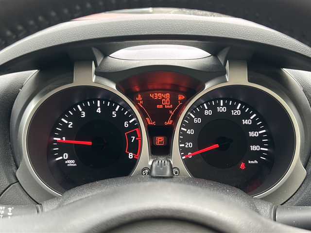 日産 ジューク 16GT FOUR タイプV 秋田県 2014(平26)年 4.4万km ラディアントレッド 社外SDナビ/社外CD、DVD、TV/バックカメラ/純正17インチAW/コーナーセンサー/スペアキー/４WD