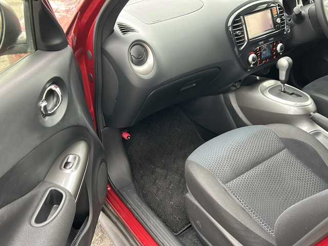 日産 ジューク 16GT FOUR タイプV 秋田県 2014(平26)年 4.4万km ラディアントレッド 社外SDナビ/社外CD、DVD、TV/バックカメラ/純正17インチAW/コーナーセンサー/スペアキー/４WD