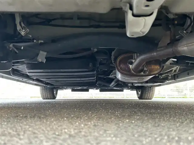トヨタ エスクァイア ハイブリッド Gi 福島県 2015(平27)年 11万km ホワイトパールクリスタルシャイン 登録時走行距離：109/694km/メーカー純正SDナビ/（フルセグTV/AM/FM/BT接続/CD/DVD）/プッシュスタート/シートヒーター/純正フロアマット/クルコン/社外デジタルインナーミラー/バックカメラ/ドライブレコーダー前後方/純正サマータイヤ4本/ETC/HIDライト/ウィンカーミラー/フォグランプ/両側パワースライドドア/ステアリングスイッチ/レザーシート/革巻きハンドル/保証書/取扱説明書