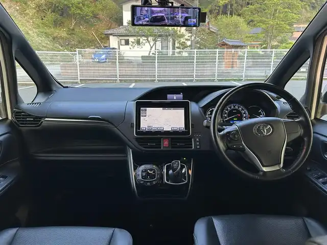 トヨタ エスクァイア ハイブリッド Gi 福島県 2015(平27)年 11万km ホワイトパールクリスタルシャイン 登録時走行距離：109/694km/メーカー純正SDナビ/（フルセグTV/AM/FM/BT接続/CD/DVD）/プッシュスタート/シートヒーター/純正フロアマット/クルコン/社外デジタルインナーミラー/バックカメラ/ドライブレコーダー前後方/純正サマータイヤ4本/ETC/HIDライト/ウィンカーミラー/フォグランプ/両側パワースライドドア/ステアリングスイッチ/レザーシート/革巻きハンドル/保証書/取扱説明書