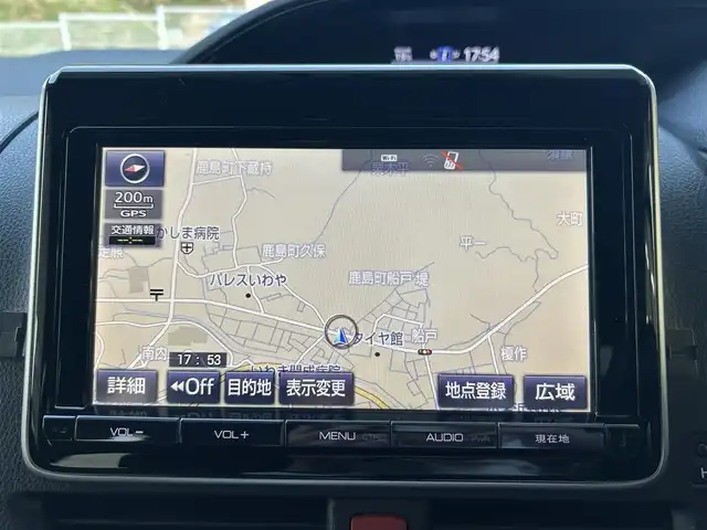 トヨタ エスクァイア ハイブリッド Gi 福島県 2015(平27)年 11万km ホワイトパールクリスタルシャイン 登録時走行距離：109/694km/メーカー純正SDナビ/（フルセグTV/AM/FM/BT接続/CD/DVD）/プッシュスタート/シートヒーター/純正フロアマット/クルコン/社外デジタルインナーミラー/バックカメラ/ドライブレコーダー前後方/純正サマータイヤ4本/ETC/HIDライト/ウィンカーミラー/フォグランプ/両側パワースライドドア/ステアリングスイッチ/レザーシート/革巻きハンドル/保証書/取扱説明書