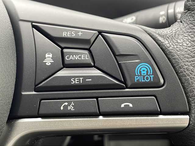 日産 セレナ e－パワー HWS V アーバンクロム 千葉県 2021(令3)年 2.6万km ブリリアントホワイトパール 純正大型ナビ/フルセグTV/両側パワースライドドア/フリップダウンモニター/アラウンドビューモニター/インテリジェントミラー/プロパイロット/側方支援/後側方支援/エマージェンシーブレーキ/駐車支援/ふらつき警報/オートホールド/ETC/LEDヘッドライト/プッシュスタート