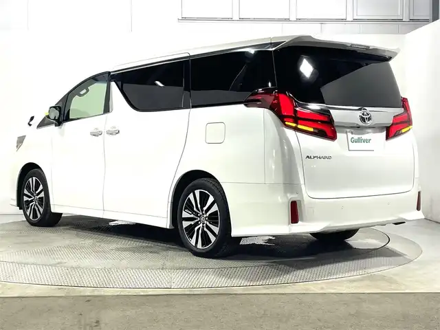 トヨタ アルファード S Cパッケージ 大阪府 2022(令4)年 1.1万km ホワイトパールクリスタルシャイン サンルーフ　黒革シート　純正ナビＴＶ　Ｂカメラ　後席モニター　三眼ＬＥＤ　デジタルインナーミラー　パワーシート／ヒーター／エアコン　電動リアゲート　衝突軽減　レーダーＣ　ＢＳＭ　クリアランスソナー