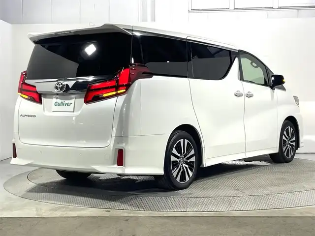 トヨタ アルファード S Cパッケージ 大阪府 2022(令4)年 1.1万km ホワイトパールクリスタルシャイン サンルーフ　黒革シート　純正ナビＴＶ　Ｂカメラ　後席モニター　三眼ＬＥＤ　デジタルインナーミラー　パワーシート／ヒーター／エアコン　電動リアゲート　衝突軽減　レーダーＣ　ＢＳＭ　クリアランスソナー