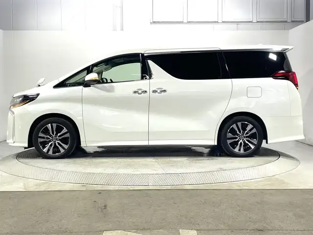 トヨタ アルファード S Cパッケージ 大阪府 2022(令4)年 1.1万km ホワイトパールクリスタルシャイン サンルーフ　黒革シート　純正ナビＴＶ　Ｂカメラ　後席モニター　三眼ＬＥＤ　デジタルインナーミラー　パワーシート／ヒーター／エアコン　電動リアゲート　衝突軽減　レーダーＣ　ＢＳＭ　クリアランスソナー