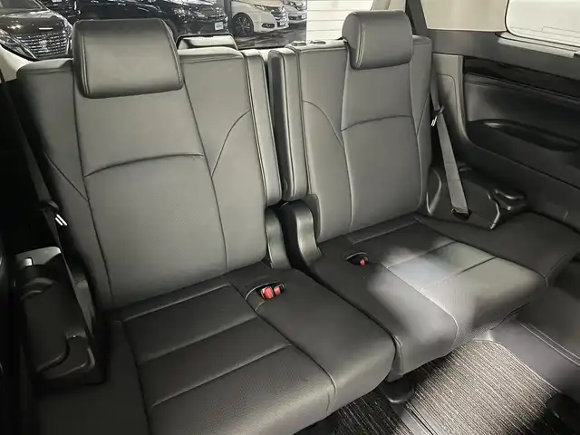 トヨタ アルファード S Cパッケージ 大阪府 2022(令4)年 1.1万km ホワイトパールクリスタルシャイン サンルーフ　黒革シート　純正ナビＴＶ　Ｂカメラ　後席モニター　三眼ＬＥＤ　デジタルインナーミラー　パワーシート／ヒーター／エアコン　電動リアゲート　衝突軽減　レーダーＣ　ＢＳＭ　クリアランスソナー