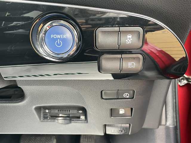 トヨタ プリウス ＰＨＶ S 宮崎県 2018(平30)年 8.1万km エモーショナルレッド ETC/バックカメラ/ドライブレコーダー/クルーズコントロール/LEDヘッドライト/シートヒーター/純正15インチアルミホイール/カーテンエアバック/ステアリングヒーター/シートカバー/トノカバー