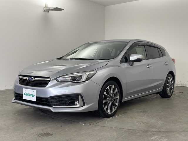 スバル インプレッサ スポーツ 2．0i－Lアイサイト 兵庫県 2020(令2)年 4.3万km アイスシルバーメタリック ・純正ナビ/CD/DVD/SD/Bluetooth/TV/Apple car play/・バックカメラ/・SI-DRIVE (スバル・インテリジェント・ドライブ) /・アイサイト/・後退時ブレーキアシスト（RAB）/・プリクラッシュセーフティ/・レーンキープアシスト/・横滑り防止装置/・レーダークルーズコントロール/・純正17インチアルミホイール/・パドルシフト/・アイドリングストップ/・ETC/・LEDオートライト/・LEDフォグランプ/・スマートキー/・取扱説明書/・保証書