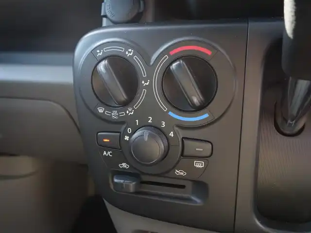 スズキ エブリイ PA 山形県 2024(令6)年 0.2万km スペリアホワイト パートタイム4WD/両側スライドドア/カーラジオ/　　【AM/FM】/オートライト/撥水シート/アイドリングストップ/コーナーセンサー/純正フロアマット/オーバーヘッドシェルフ/スペアキー×1