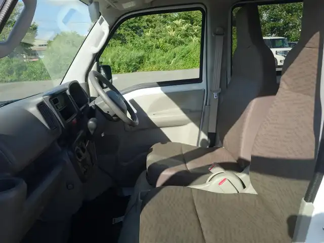 スズキ エブリイ PA 山形県 2024(令6)年 0.2万km スペリアホワイト パートタイム4WD/両側スライドドア/カーラジオ/　　【AM/FM】/オートライト/撥水シート/アイドリングストップ/コーナーセンサー/純正フロアマット/オーバーヘッドシェルフ/スペアキー×1