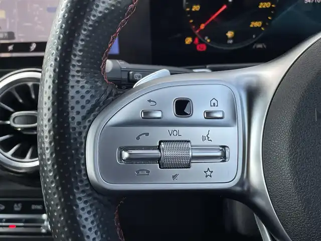 メルセデス・ベンツ Ｍ・ベンツ ＧＬＢ２００ｄ 4マチック AMGライン 三重県 2021(令3)年 5.5万km コスモスブラック ACC/レーダーセーフティ /純正ナビ/フルセグTV/全方位カメラ/ETC/ハーフレザー/シートヒーター/パワーシート/アンビエントライト/前後ドライブレコーダー/純正19インチアルミ