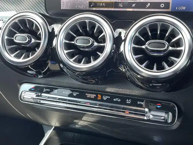メルセデス・ベンツ Ｍ・ベンツ ＧＬＢ２００ｄ 4マチック AMGライン 三重県 2021(令3)年 5.5万km コスモスブラック ACC/レーダーセーフティ /純正ナビ/フルセグTV/全方位カメラ/ETC/ハーフレザー/シートヒーター/パワーシート/アンビエントライト/前後ドライブレコーダー/純正19インチアルミ