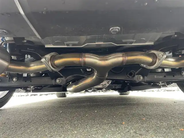 トヨタ ＧＲ８６ RZ 東京都 2022(令4)年 3.1万km クリスタルホワイトパール ＡＩＭＧＡＩＮ/・フロントカーボンスポイラー/・サイドカーボンスポイラー/GRトランクスポイラー/ＲＡＹＳホイール/ビルシュタイン車高調（ＫＷサスペンション）/HKS２本出しマフラー/ＡＬＰＩＮＥ９インチナビ（X9NXL）/バックカメラ/CD/DVD/BT/AM/FM/USB/HDMI/AppleCarplay/androidauto/ハーフレザーシート/シートヒーター/カロッツェリアウーファー（TS-WX140DA）/クルーズコントロール/LEDヘッドライト/ETC2.0/保証書・取説・スペアキー