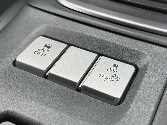 トヨタ ＧＲ８６ RZ 東京都 2022(令4)年 3.1万km クリスタルホワイトパール ＡＩＭＧＡＩＮ/・フロントカーボンスポイラー/・サイドカーボンスポイラー/GRトランクスポイラー/ＲＡＹＳホイール/ビルシュタイン車高調（ＫＷサスペンション）/HKS２本出しマフラー/ＡＬＰＩＮＥ９インチナビ（X9NXL）/バックカメラ/CD/DVD/BT/AM/FM/USB/HDMI/AppleCarplay/androidauto/ハーフレザーシート/シートヒーター/カロッツェリアウーファー（TS-WX140DA）/クルーズコントロール/LEDヘッドライト/ETC2.0/保証書・取説・スペアキー