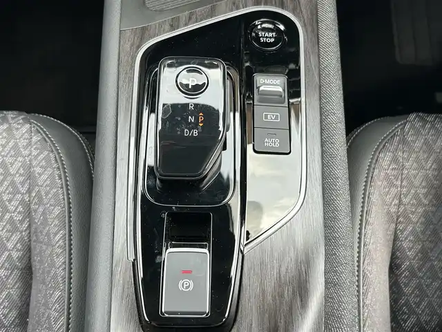 日産 オーラ G 鹿児島県 2024(令6)年 0.1万km ピュアホワイトパール 純正メモリナビ/　　BT/フルセグ/全方位カメラ/クルーズコントロール/LEDヘッドライト/ハーフレザーシート/純正17インチアルミホイール/ステアリングヒーター/純正ビルトインETC2.0/オートマチックハイビーム/スマートキー