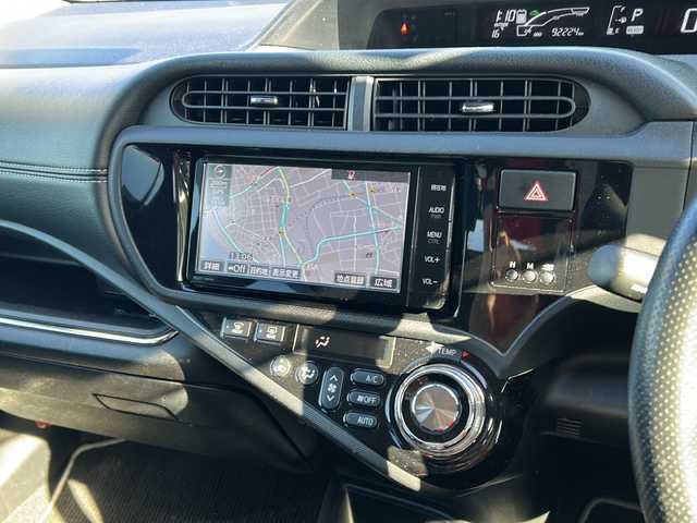 トヨタ アクア G G’s 岐阜県 2015(平27)年 9.3万km ブラックマイカ 登録時走行距離92224km/サイドエアロ/純正ナビ/フルセグＴＶ/バックカメラ/ハーフレザーシート/クルーズコントロール/純正アルミホイール/純正フロアマット/ビルトインＥＴＣ/プッシュスタート/スマートキー/ＬＥＤヘッドライト/オートライト/フロントフォグランプ/ドライブレコーダー/ドアバイザー/CDチェンジャー