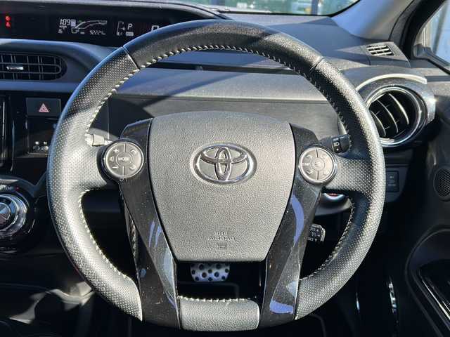 トヨタ アクア G G’s 岐阜県 2015(平27)年 9.3万km ブラックマイカ 登録時走行距離92224km/サイドエアロ/純正ナビ/フルセグＴＶ/バックカメラ/ハーフレザーシート/クルーズコントロール/純正アルミホイール/純正フロアマット/ビルトインＥＴＣ/プッシュスタート/スマートキー/ＬＥＤヘッドライト/オートライト/フロントフォグランプ/ドライブレコーダー/ドアバイザー/CDチェンジャー