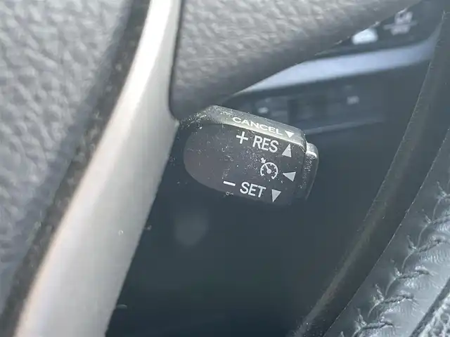 トヨタ エスクァイア Gi ブラックテーラード 大阪府 2016(平28)年 12.2万km スパークリングブラックパールクリスタルシャイン (株)IDOMが運営する【じしゃロン東大阪店】の自社ローン対象車両になります。こちらは現金ご利用時の価格です。自社ローンご希望の方は別途その旨お申付け下さい。/トヨタセーフティセンス/純正10インチナビ/・フルセグTV/Bluetooth/CD/DVD/後席フリップダウンモニター/バックモニター/クルーズコントロール/アイドリングストップ/ETC/前席シートヒーター/合皮シート/両側パワースライドドア/LEDライト/横滑り防止装置/スマートキー＆プッシュスタート/純正フロアマット