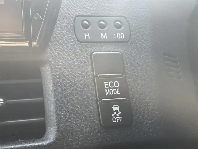 トヨタ エスクァイア Gi ブラックテーラード 大阪府 2016(平28)年 12.2万km スパークリングブラックパールクリスタルシャイン (株)IDOMが運営する【じしゃロン東大阪店】の自社ローン対象車両になります。こちらは現金ご利用時の価格です。自社ローンご希望の方は別途その旨お申付け下さい。/トヨタセーフティセンス/純正10インチナビ/・フルセグTV/Bluetooth/CD/DVD/後席フリップダウンモニター/バックモニター/クルーズコントロール/アイドリングストップ/ETC/前席シートヒーター/合皮シート/両側パワースライドドア/LEDライト/横滑り防止装置/スマートキー＆プッシュスタート/純正フロアマット