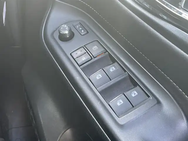 トヨタ エスクァイア Gi ブラックテーラード 大阪府 2016(平28)年 12.2万km スパークリングブラックパールクリスタルシャイン (株)IDOMが運営する【じしゃロン東大阪店】の自社ローン対象車両になります。こちらは現金ご利用時の価格です。自社ローンご希望の方は別途その旨お申付け下さい。/トヨタセーフティセンス/純正10インチナビ/・フルセグTV/Bluetooth/CD/DVD/後席フリップダウンモニター/バックモニター/クルーズコントロール/アイドリングストップ/ETC/前席シートヒーター/合皮シート/両側パワースライドドア/LEDライト/横滑り防止装置/スマートキー＆プッシュスタート/純正フロアマット