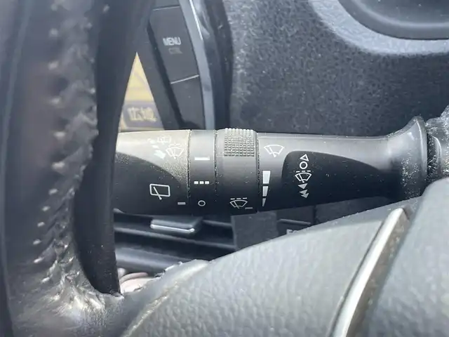 トヨタ エスクァイア Gi ブラックテーラード 大阪府 2016(平28)年 12.2万km スパークリングブラックパールクリスタルシャイン (株)IDOMが運営する【じしゃロン東大阪店】の自社ローン対象車両になります。こちらは現金ご利用時の価格です。自社ローンご希望の方は別途その旨お申付け下さい。/トヨタセーフティセンス/純正10インチナビ/・フルセグTV/Bluetooth/CD/DVD/後席フリップダウンモニター/バックモニター/クルーズコントロール/アイドリングストップ/ETC/前席シートヒーター/合皮シート/両側パワースライドドア/LEDライト/横滑り防止装置/スマートキー＆プッシュスタート/純正フロアマット