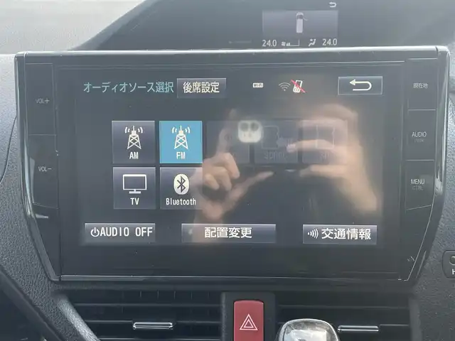 トヨタ エスクァイア Gi ブラックテーラード 大阪府 2016(平28)年 12.2万km スパークリングブラックパールクリスタルシャイン (株)IDOMが運営する【じしゃロン東大阪店】の自社ローン対象車両になります。こちらは現金ご利用時の価格です。自社ローンご希望の方は別途その旨お申付け下さい。/トヨタセーフティセンス/純正10インチナビ/・フルセグTV/Bluetooth/CD/DVD/後席フリップダウンモニター/バックモニター/クルーズコントロール/アイドリングストップ/ETC/前席シートヒーター/合皮シート/両側パワースライドドア/LEDライト/横滑り防止装置/スマートキー＆プッシュスタート/純正フロアマット