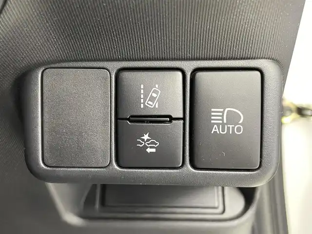 トヨタ アクア S スタイルブラック 埼玉県 2020(令2)年 4.8万km シルバーM 純正ナビＴＶ　Ｂカメラ　衝突軽減　ＥＴＣ　Ｂｌｕｅｔｏｏｔｈ　ＬＥＤヘッドライト　アイドリングストップ　オートハイビーム　レーンアシスト スマートキー プッシュスタート 純正15インチアルミ