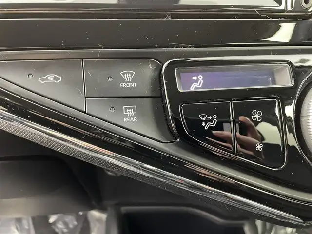 トヨタ アクア S スタイルブラック 埼玉県 2020(令2)年 4.8万km シルバーM 純正ナビＴＶ　Ｂカメラ　衝突軽減　ＥＴＣ　Ｂｌｕｅｔｏｏｔｈ　ＬＥＤヘッドライト　アイドリングストップ　オートハイビーム　レーンアシスト スマートキー プッシュスタート 純正15インチアルミ