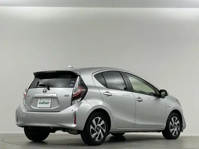 トヨタ アクア S スタイルブラック 埼玉県 2020(令2)年 4.8万km シルバーM 純正ナビＴＶ　Ｂカメラ　衝突軽減　ＥＴＣ　Ｂｌｕｅｔｏｏｔｈ　ＬＥＤヘッドライト　アイドリングストップ　オートハイビーム　レーンアシスト スマートキー プッシュスタート 純正15インチアルミ