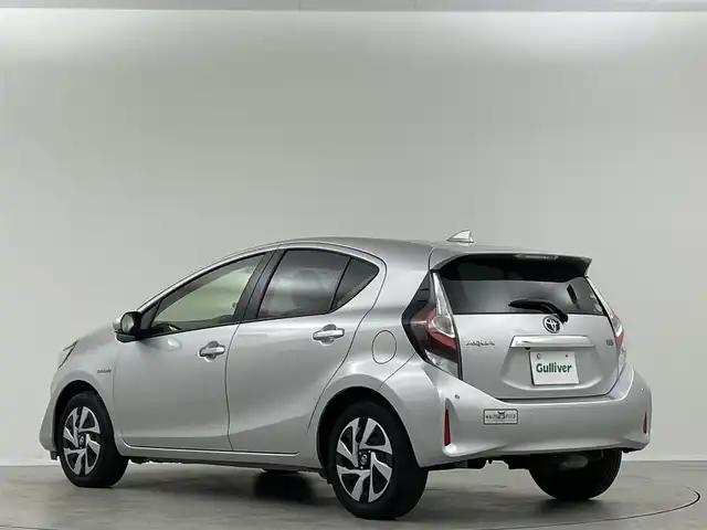 トヨタ アクア S スタイルブラック 埼玉県 2020(令2)年 4.8万km シルバーM 純正ナビＴＶ　Ｂカメラ　衝突軽減　ＥＴＣ　Ｂｌｕｅｔｏｏｔｈ　ＬＥＤヘッドライト　アイドリングストップ　オートハイビーム　レーンアシスト スマートキー プッシュスタート 純正15インチアルミ