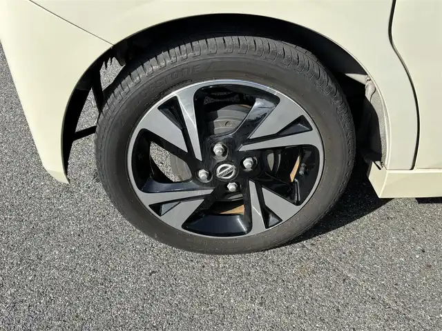 日産 ルークス HWS Gターボ プロパイロットED 奈良県 2022(令4)年 1.3万km フローズンバニラパール 純正9インチナビ（MM321D-L）/（フルセグ/BT/CD/DVD）/プロパイロット/アラウンドビューモニター/前後コーナーセンサー/衝突軽減システム/レーンキープアシスト/両側パワースライドドア/後席サンシェード/LEDヘッドライト/ETC/前方ドライブレコーダー/純正15インチAW/保証書/取り扱い説明書/スペアキーX1